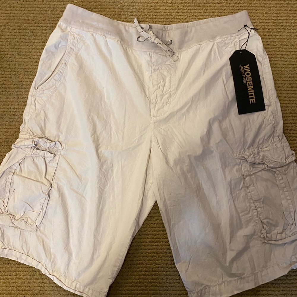 James Perse Men’s Yosemite Cargo Short. BNWT Size 3
